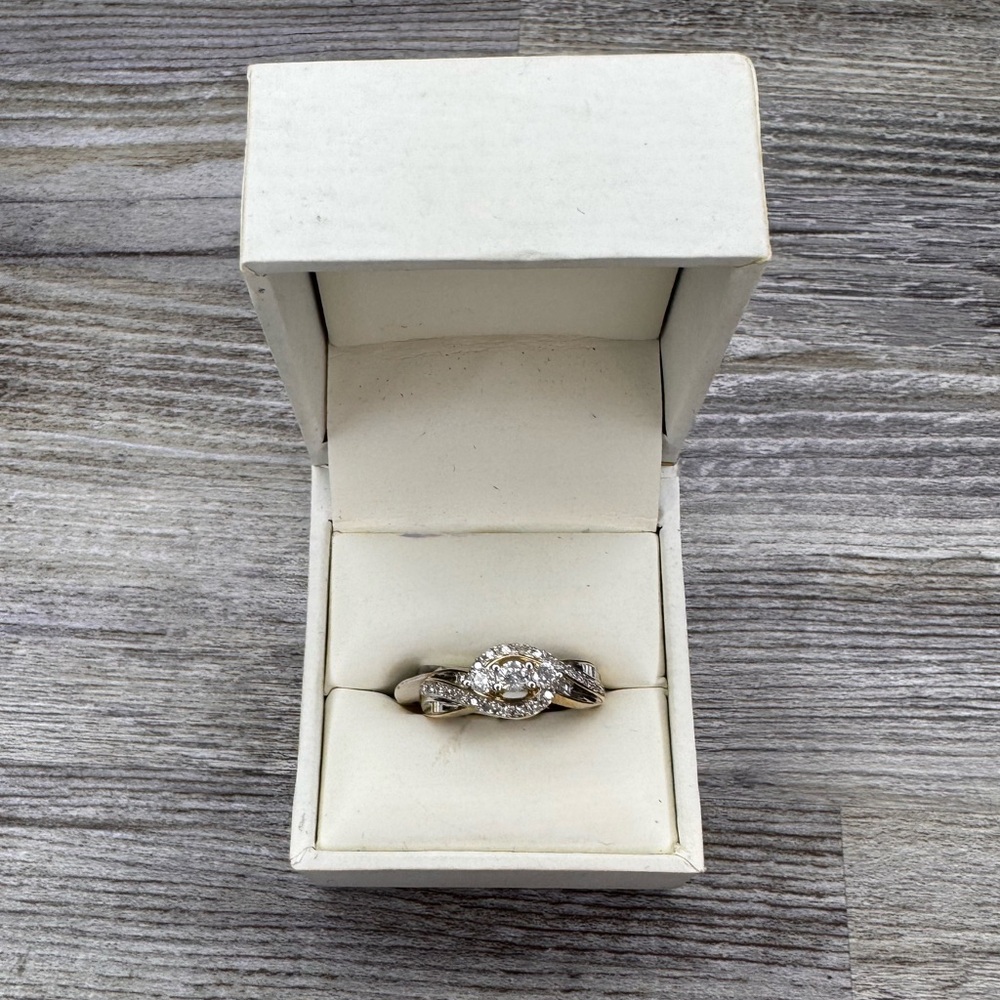 10k Yellow Gold 0.5 or 1/2 CTW Diamond 3 Stones Plus Ring Size 7